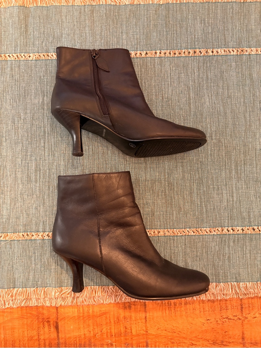 Nine West Women's Black Ankle Boots - Classic Side-Zip Heel